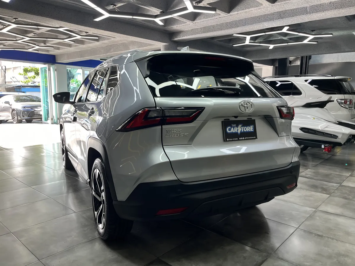 Toyota Yaris Cross 2025 Plateado Caracas