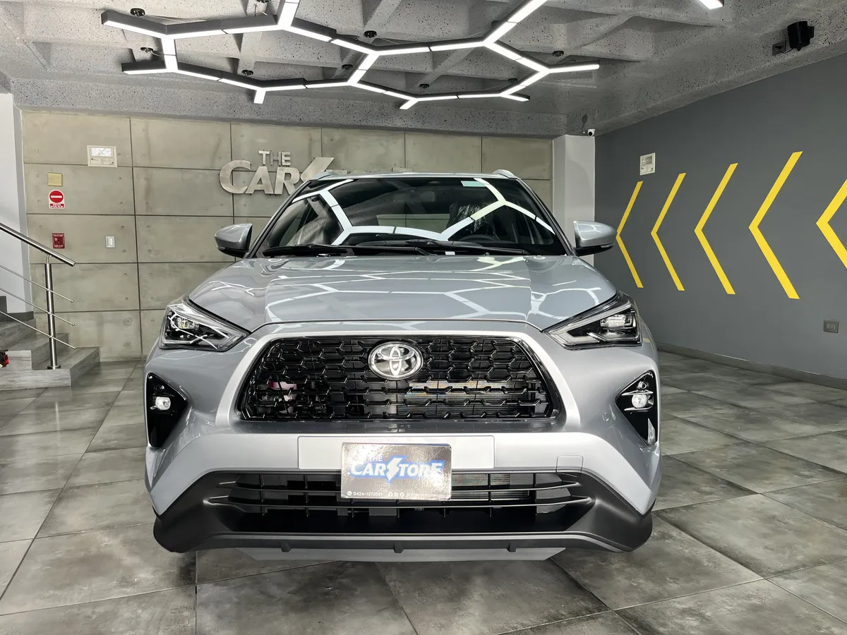 Toyota Yaris Cross 2025 Plateado Caracas