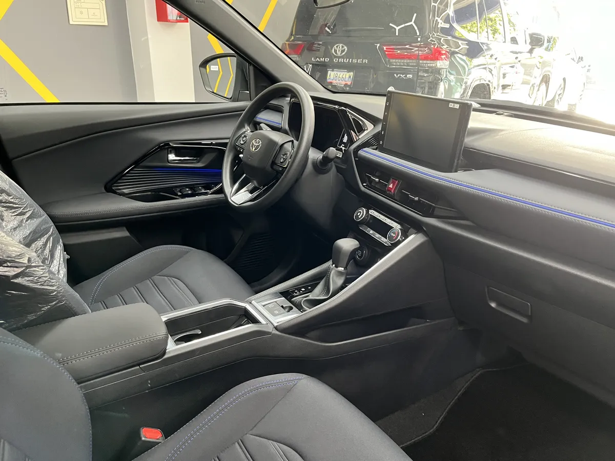 suv Toyota Yaris Cross 2025 plata4