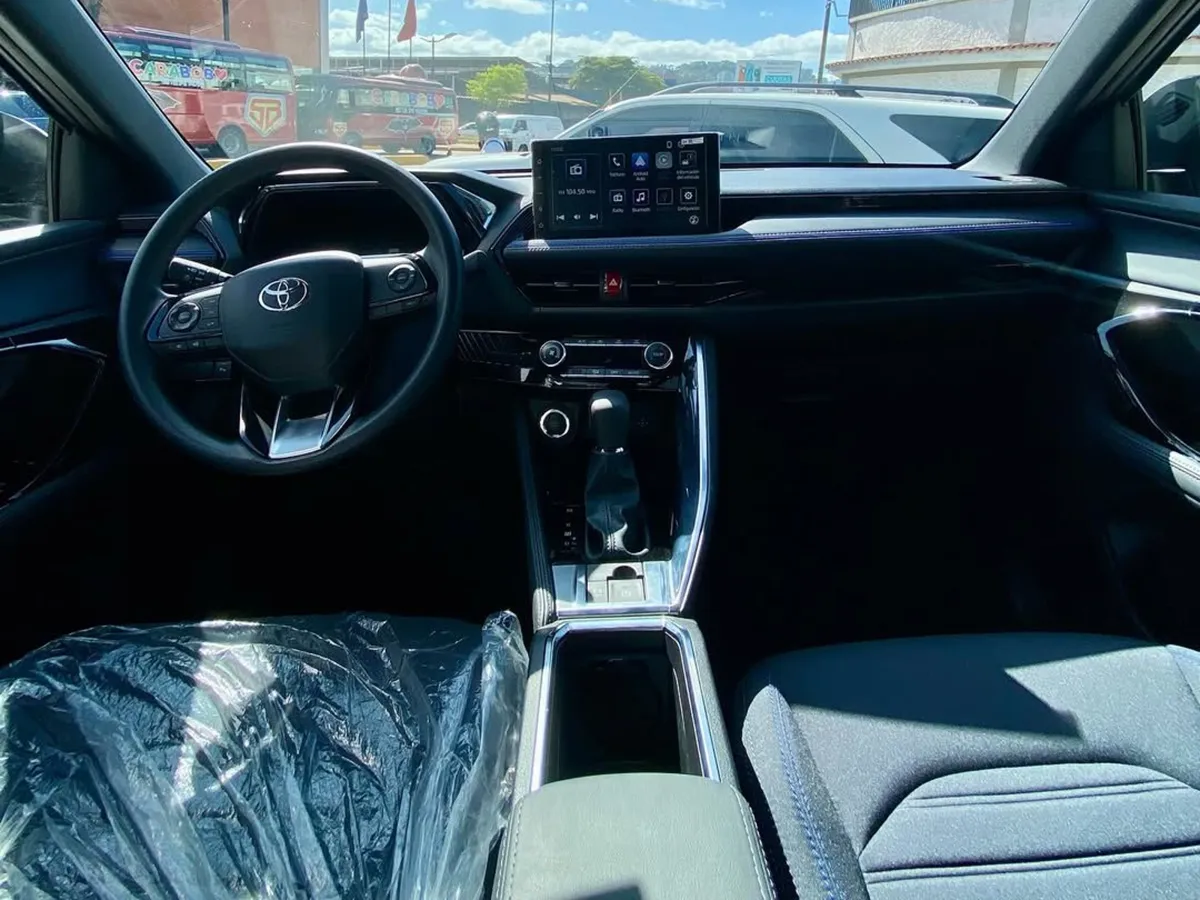 Toyota Yaris Cross 2026 Plateado Caracas