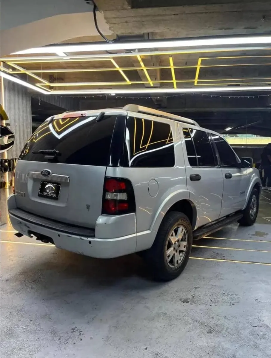Ford Explorer 2010 Plateado Caracas